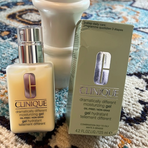 New in box - Clinique Dramatically Different Moisturizing Gel - Picture 1 of 5